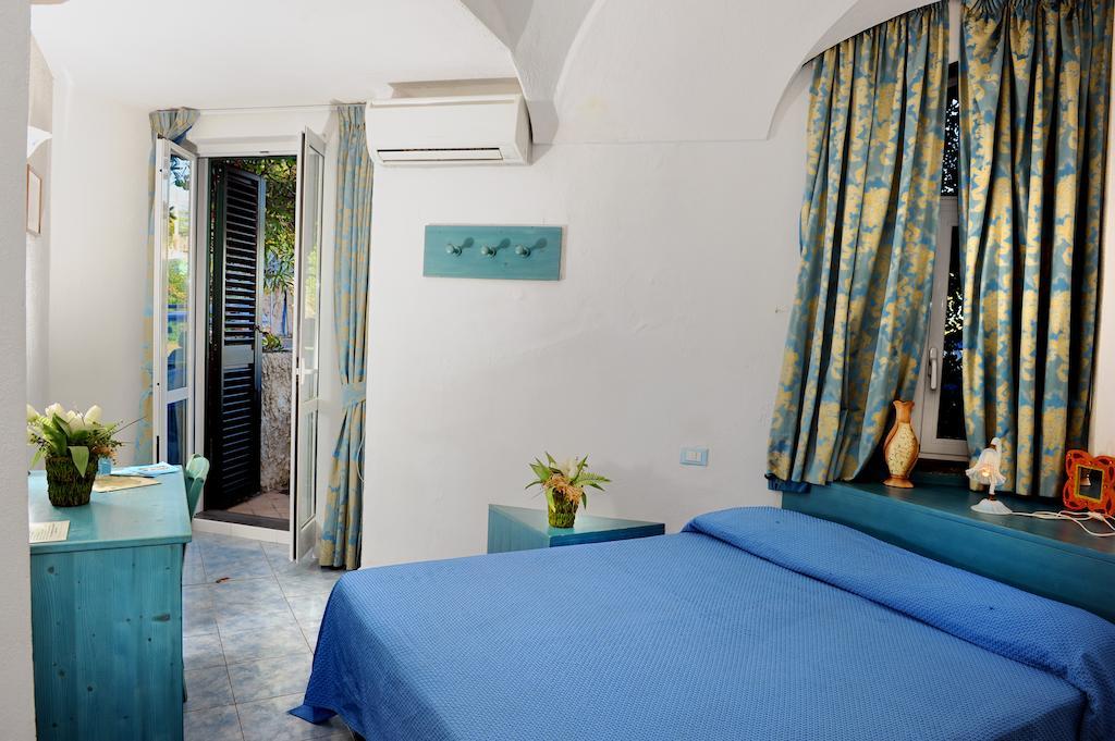 Hotel La Ninfea Ischia Camera foto